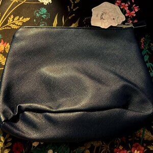 Navy Blue little accessory bag - Can be used for makeup, pens etc - NEW w/tag